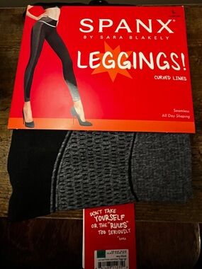 Spanx Leggings| Very Black Curved Lines| Seamless| Shaping| Size Large